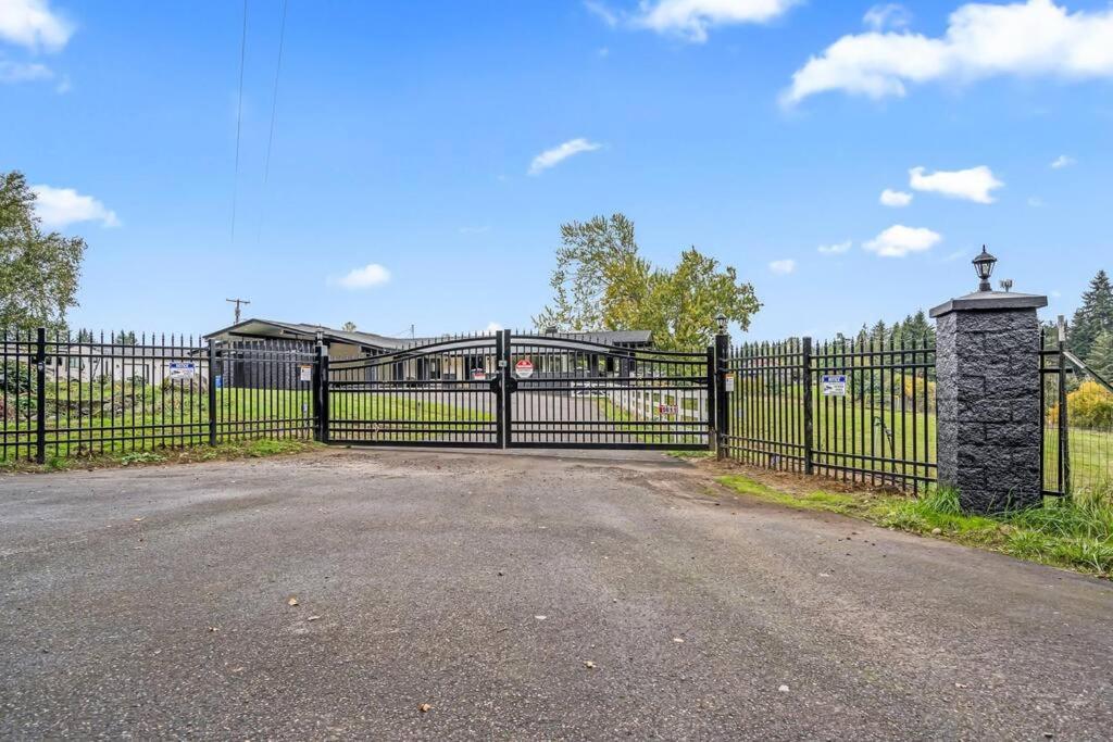22 Acres Home With Hot Tub Minutes From Ilana Casino Ridgefield Exterior photo